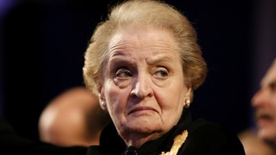 «أولبرايت» على غلاف علب «الكورن فليكس»