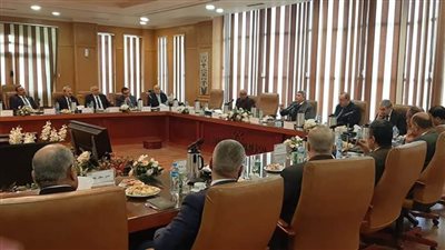 اجتماع تنفيذي لمديري المطارات لمتابعة خطط التطوير