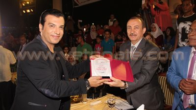 بالصور.. إيهاب توفيق يحيي ذكرى نصر أكتوبر بنادي ضباط الشرطة