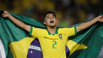 برشلونة يقترب من ضم نجم منتخب البرازيل