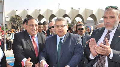 جامعات القاهرة الكبرى في أسبوع.. «حلوان» تستقبل وزير التعليم العالي.. الشيحي: ابتعدوا عن المناخ التشاؤمي.. كشف العذرية «عيب».. و«عين شمس» ترفض التعامل مع المنظمات غير الح