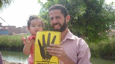 بالصور.. قيادي إخواني يدعو أنصار 