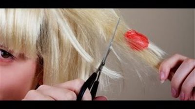 بالفيديو.. أسهل الطرق لإزالة «اللبان» من الشعر