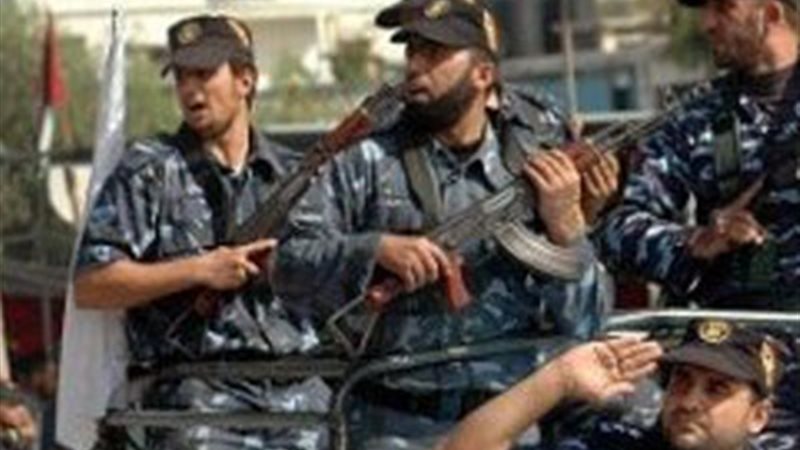  شرطة حماس تفض بالقوة