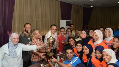 بالصور.. الشمس يكرم سيدات الهوكي بعد حصولهن على السوبر