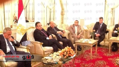 «فهمي» يلتقي بعدد من المستثمرين المصريين في الجزائر