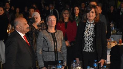 السفيرة نبيلة مكرم تستعرض ملفات وزارة الهجرة لتحقيق أهداف التنمية المستدامة 2030