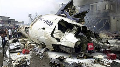 مقتل 4 أشخاص في تحطم طائرة بمطار فنوكوفو الروسى