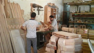 ارتفاع سعر الدولار يصيب صناعة الأثاث في دمياط بالشلل