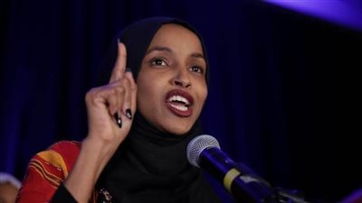 أحمد الفراج عن هجوم إلهان عمر ضد الرباعي العربي: معروفة بتوجهاتها الإخوانية 