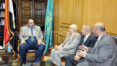بالصور.. محافظ القليوبية يدعو رجال الأعمال إلى توفير مزيد من فرص العمل للشباب