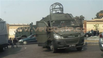 بالفيديو والصور.. الأمن يمشط حرم جامعة الأزهر