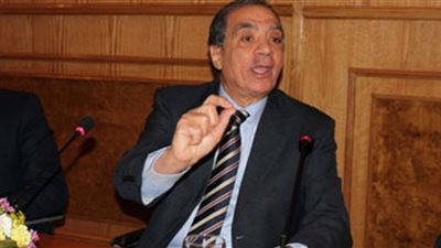 إحالة بلاغ يتهم «العقدة» بإهدار قيمة الجنيه إلى «الأموال العامة»