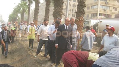 بالصور.. محافظ الجيزة يتفقد أعمال تطوير شارع الهرم