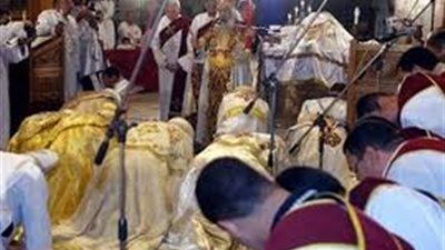 كنائس السويس تستقبل الأقباط لأداء قداس الميلاد