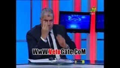 بالفيديو.. «حركة غريبة» من شوبير على الهواء بسبب فوضى الاستوديو