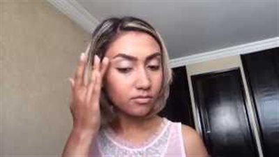 بالفيديو.. للمرأة العاملة أسهل وأسرع طريقة لعمل مكياج يومي