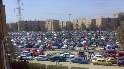 تاجر: البديل الآمن شرط الموافقة على نقل سوق السيارات