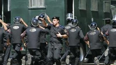 انسحاب قوات الشرطة عقب معاينة حريق نقطة مرور ميدان لبنان