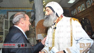 بالصور.. محافظ مطروح يشارك الأقباط احتفالاتهم بعيد الميلاد