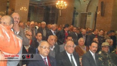 بالصور.. محافظ بني سويف يشارك الأقباط احتفالاتهم بعيد الميلاد