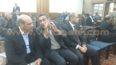 بالصور.. علام وفريد والشامي ومجلس الزمالك أبرز الحاضرين بعزاء والد أيمن يونس