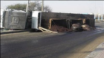 انقلاب مقطورة يوقف حركة المرور على طريق «مصر - إسكندرية» الزراعي