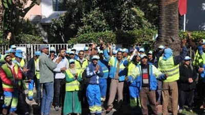 الكرامة والتيار الشعبى بالدقهلية يشاركان فى وقفة عمال النظاقة بالسنبلاوين