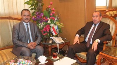 محافظ دمياط يدرس مع مدير الصندوق الاجتماعي إطلاق مشروع التاكسي