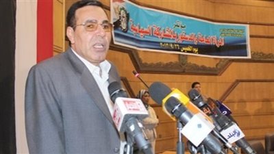 اتحاد العمال يتهم أحمد خيرى بانتحال صفة عبد الفتاح إبراهيم فى الشرقية