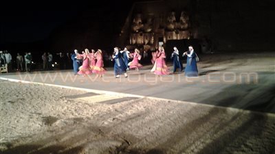 بالفيديو والصور.. مهرجان تعامد الشمس بأسوان