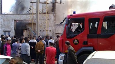 جزار يضرم النيران في محل حلويات بقنا