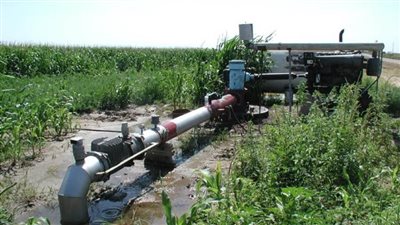 تخصيص 285 مليون جنيه لحفر 20 بئرا وتنفيذ محطات طاقة شمسية بالوادى الجديد