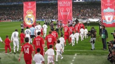 الليلة.. ليفربول يستضيف ريـال مدريد في قمة «دوري الأبطال»