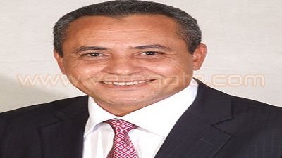 محافظ أسوان يكرم 