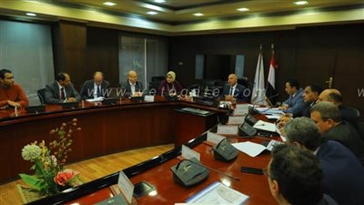 وزير النقل يتابع معدلات تنفيذ مشروعات تطوير مزلقانات ومحطات السكة الحديد