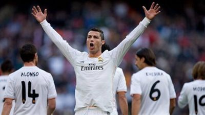 كريستيانو رونالدو يسجل هدفه رقم 400