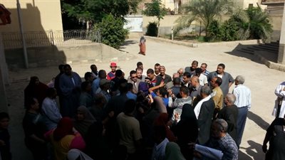 محافظ الشرقية يخصم 3 أيام لـ6 أطباء وإداري وعامل بوحدة صحة الأسرة