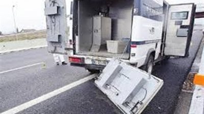 اعترافات عصابة سرقة سيارة نقل أموال يتزعمها أمين شرطة