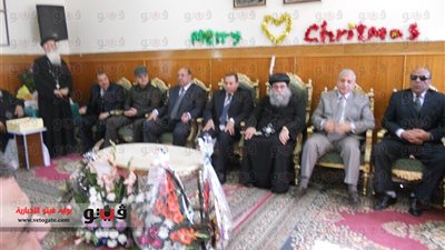 بالصور.. محافظ الإسماعيلية يهنئ الأقباط بعيد الميلاد