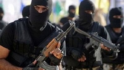 الداخلية تضبط المتهمين بالسطو المسلح على سيارة نقل أموال شركة صرافة.. اللصوص نهبوا 5 ملايين جنيه.. أمين شرطة مفصول تزعم المتهمين..مندوب الشركة أعطى للجناة خط سير السيارة.. وتمت السرقة تحت تهديد السلاح