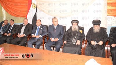 بالصور.. محافظ المنيا ومدير الأمن في زيارة الكنائس لتهنئة الأقباط بعيد الميلاد