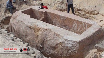 بالصور.. التنقيب عن الآثار بربع مليون جنيه بسوهاج.. والدجال يصب الخل في المكان لخداع المواطنين.. رسائل سرية على الهواتف المحمولة تقود 