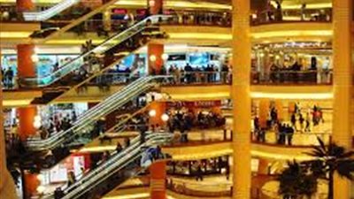 توافد كبير للأقباط على المولات التجارية بالمعادي