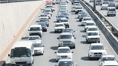 توقف حركة المرور بنفق الأزهر عقب انقلاب سيارة ملاكي