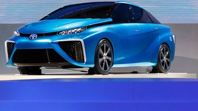 تويوتا تطرح بالأسواق سيارات بلا وقود في 2015