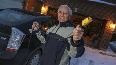 بالصورة.. كندي يستخدم سيارة 