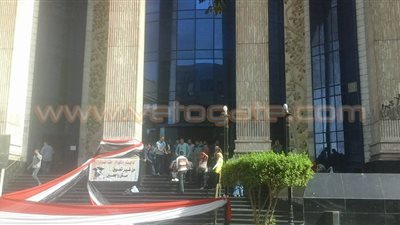 بالفيديو والصور.. تزايد أعداد متظاهري حملة الماجستير أمام «الصحفيين»