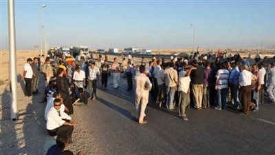 أهالى الكريمات يعيدون فتح طريق 