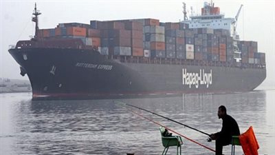 خبير اقتصادي يطالب بالعودة لنظام الصكوك لتمويل محور قناة السويس